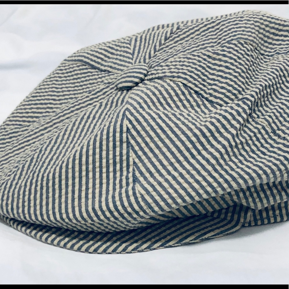 Driving cap. Navy and white seersucker